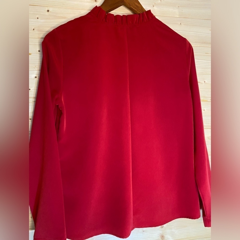 ELEGANT Red XS Banana Republic Long Sleeve Ruffle Cuff & Neckline Detail… - Picture 4 of 7